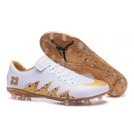 Neymar X Jordan NJR Calcio Scarpe Nike Hypervenom Phinish FG Bianco Oro